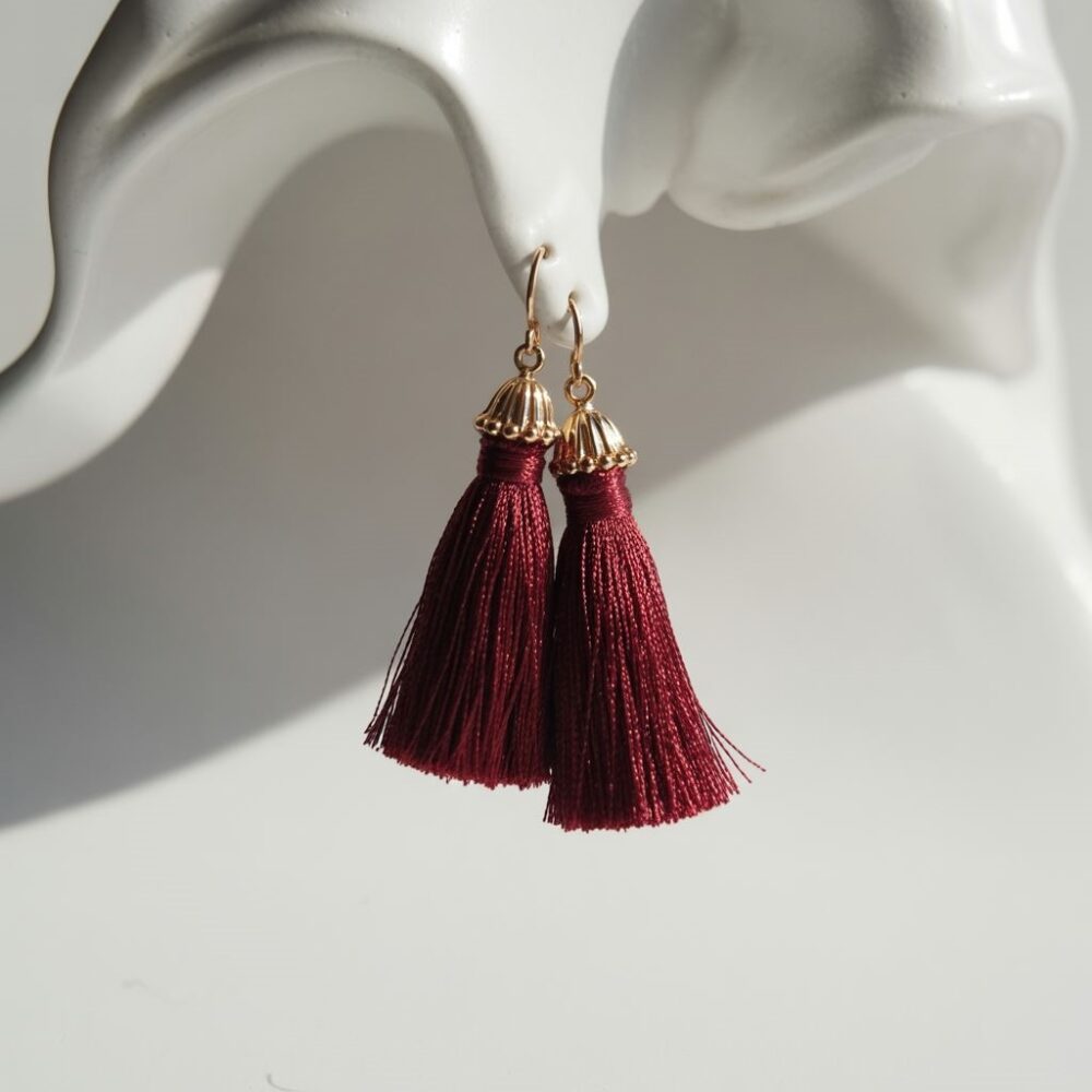 Bordowe akcesoria biżuteryjne