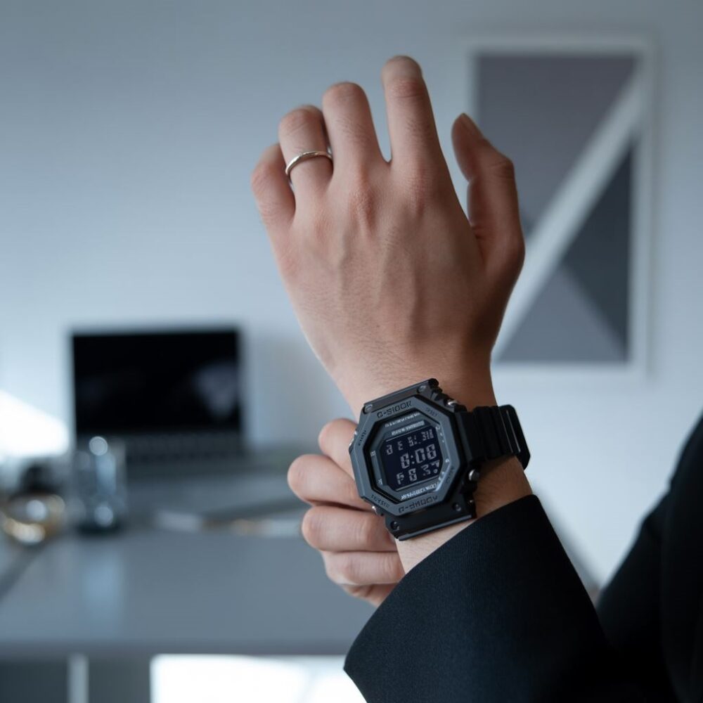przycisk regulacji zegarka g shock